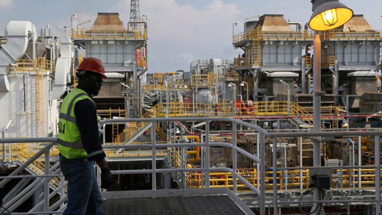 Nigerian Banks Cut Lending to Key Sectors by N5.45 Trillion
